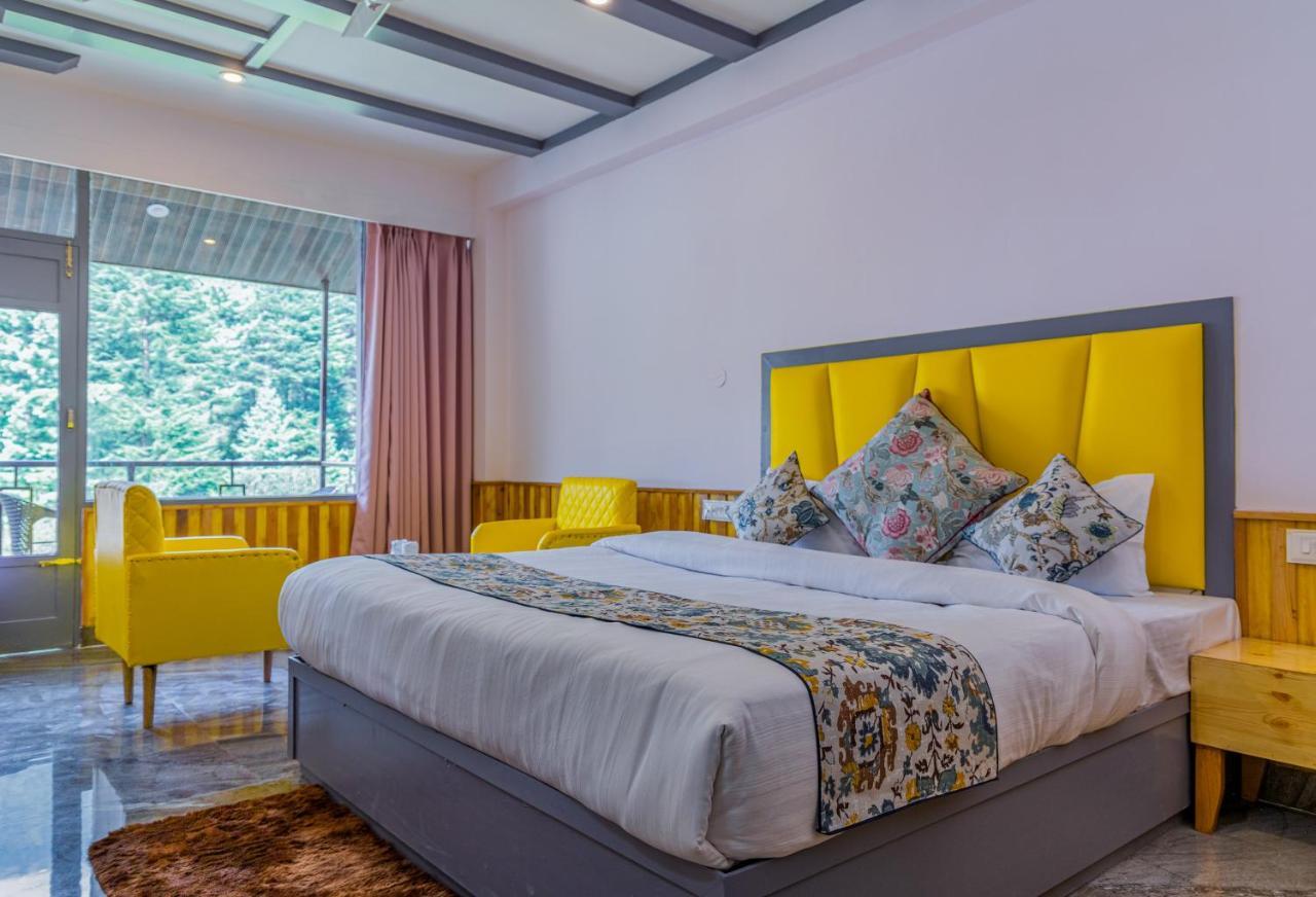 Apple Flower With Balcony And Mountain View Manali  Exterior photo